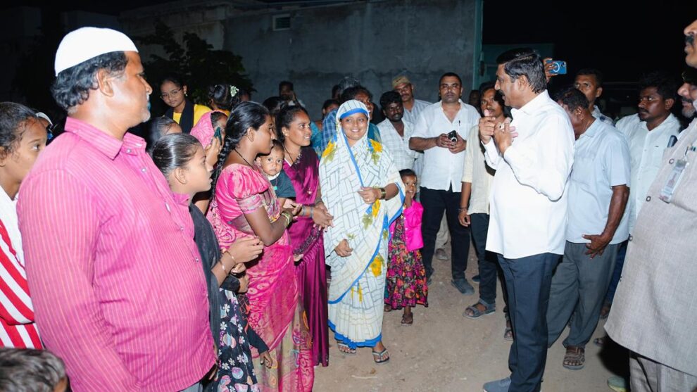 Minister B.C. Janardhan Reddy tours Banaganapalle, reviews roads, drainage and schools