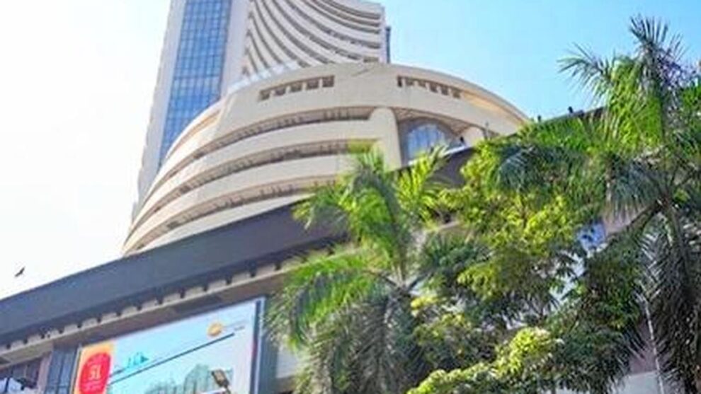 Stock markets go into tailspin; Sensex, Nifty drop over 1%