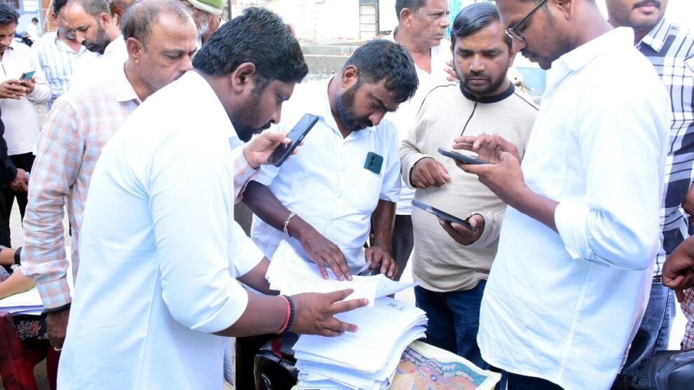 Enumeration Forms in English for GHMC, in Telugu for the rest; dummy forms printed in Urdu for assistance: Telangana CEO office