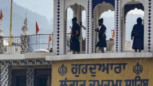 Group of Nihangs storm gurdwara in Rudraprayag, hold Sikh devotee hostage on roof