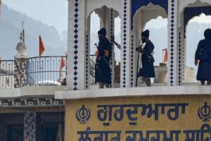 Group of Nihangs storm gurdwara in Rudraprayag, hold Sikh devotee hostage on roof
