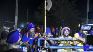 Scuffle breaks out among Nihang Sikh groups at Punjab’s Sohana's Gurdwara